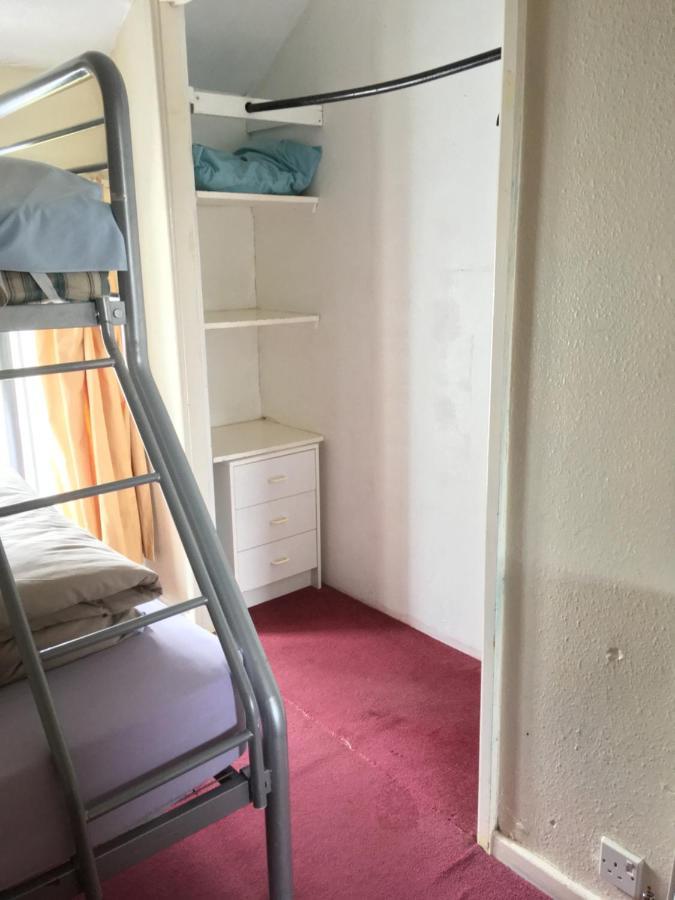 Pantyrathro International Hostel Carmarthen Ngoại thất bức ảnh