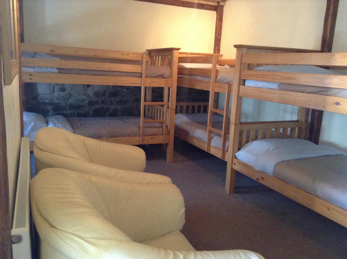 Pantyrathro International Hostel Carmarthen Ngoại thất bức ảnh