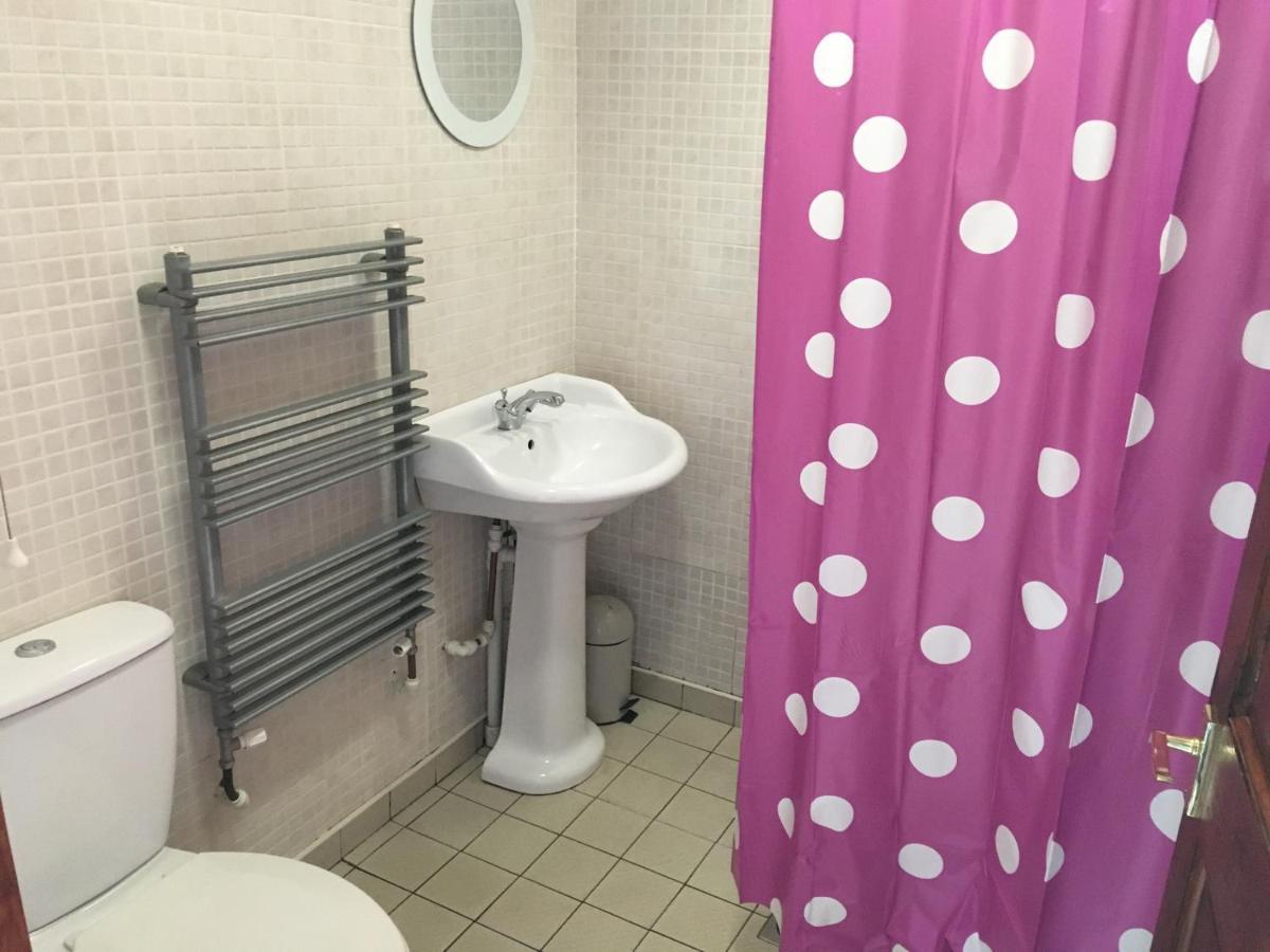Pantyrathro International Hostel Carmarthen Ngoại thất bức ảnh